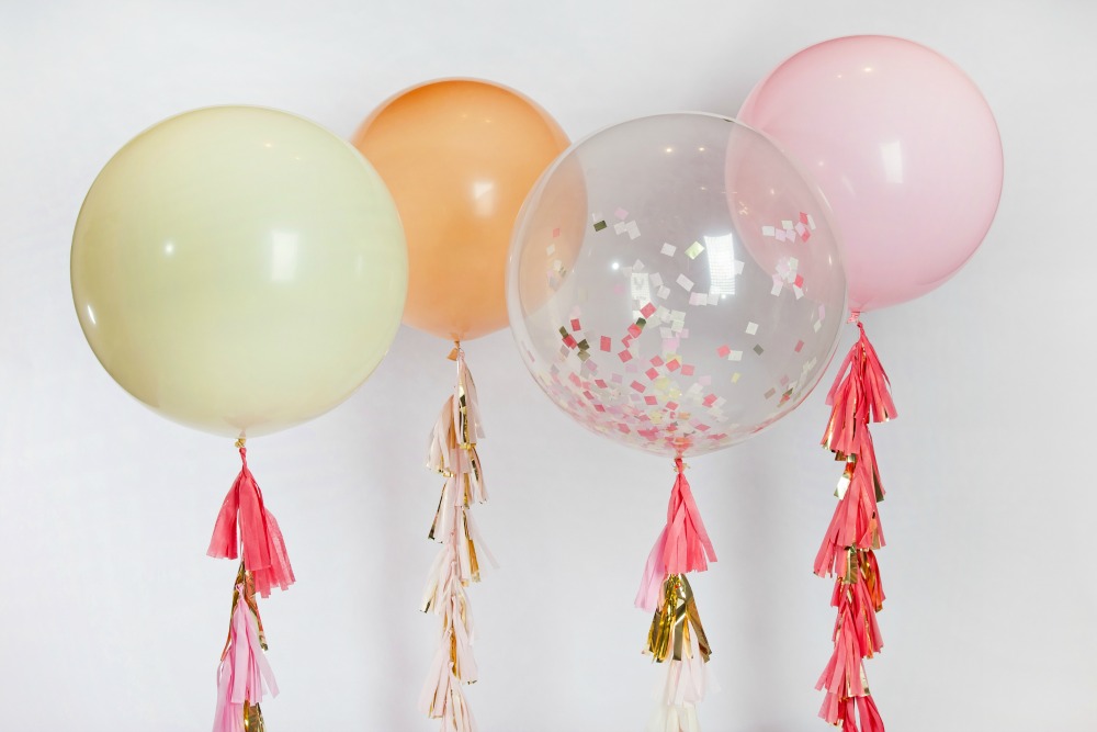 jumbo-confetti-balloons-with-tassels