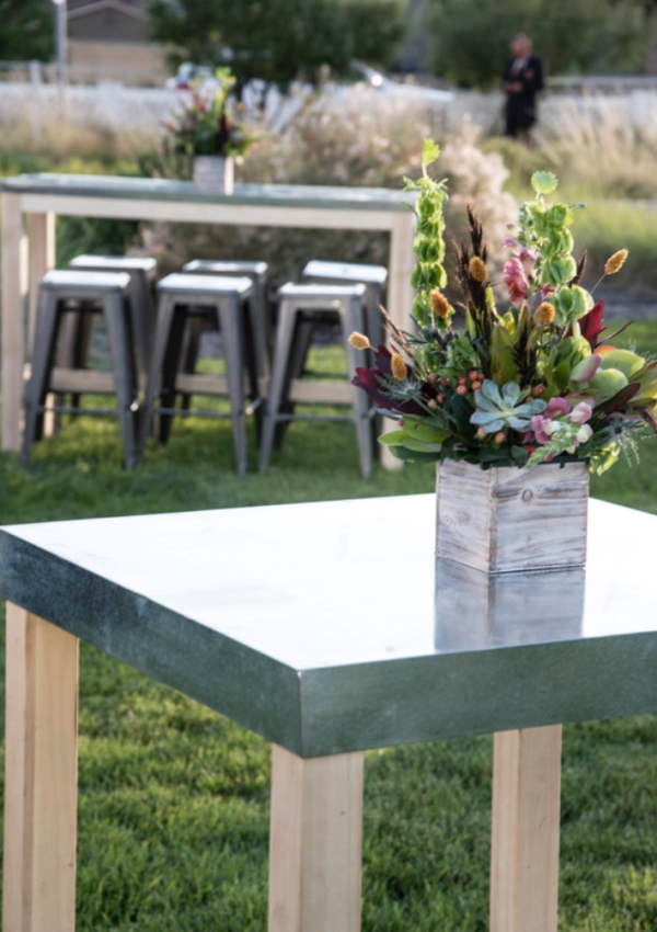 How to Mix and Match Modern and Rustic Event Decor