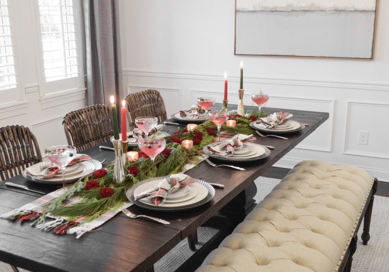 A Simple Holiday Tablescape